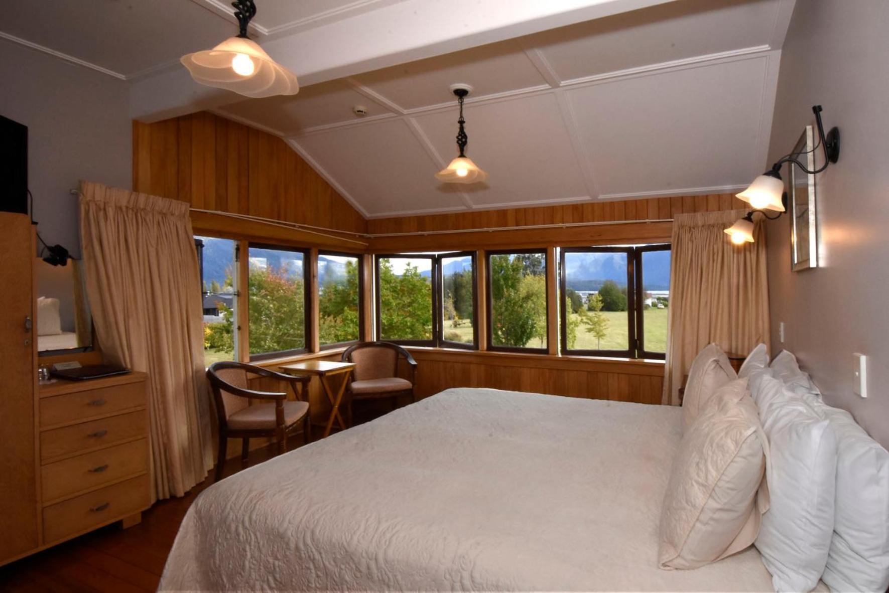 Te Anau Lodge Eksteriør billede