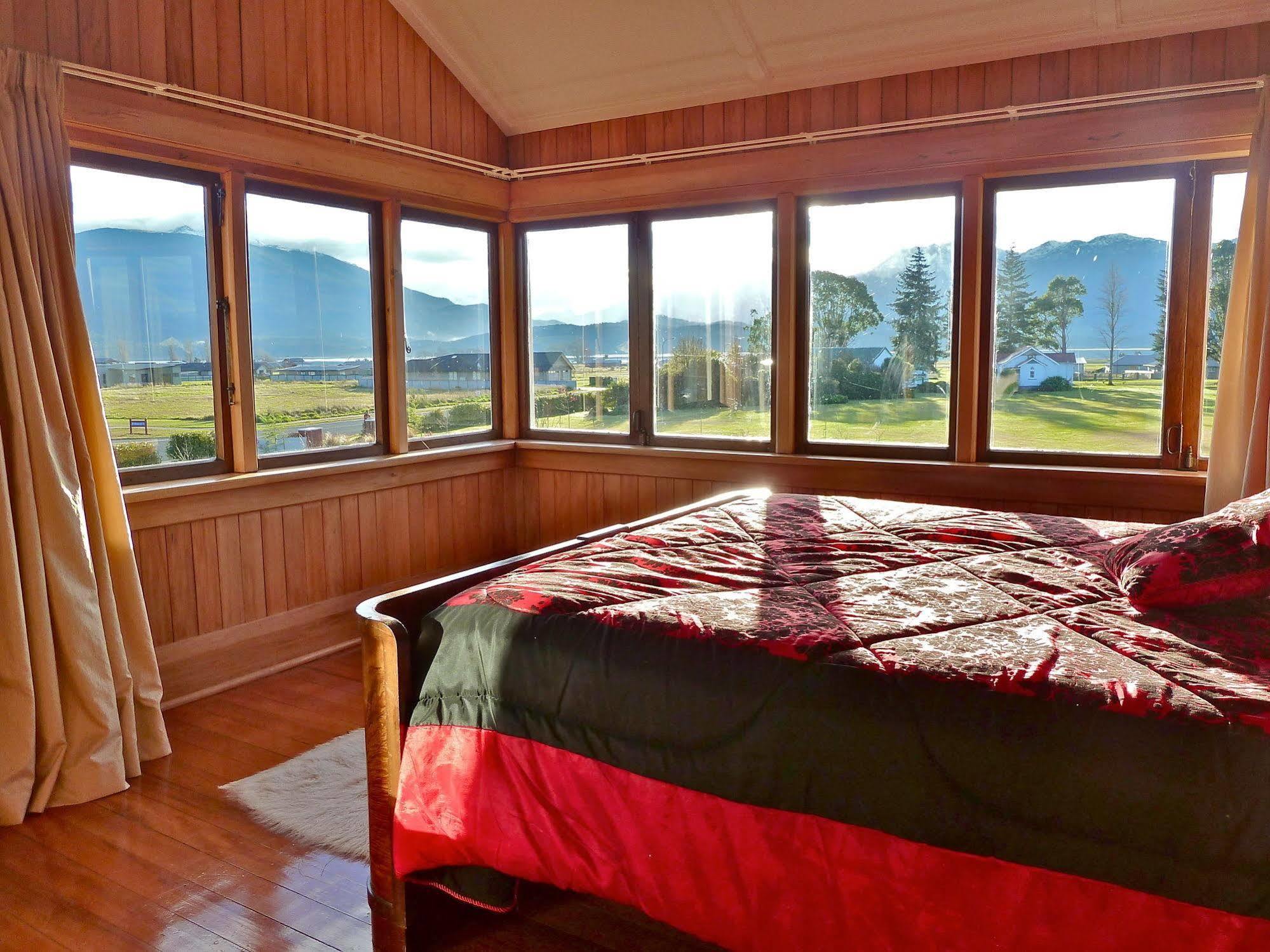 Te Anau Lodge Eksteriør billede